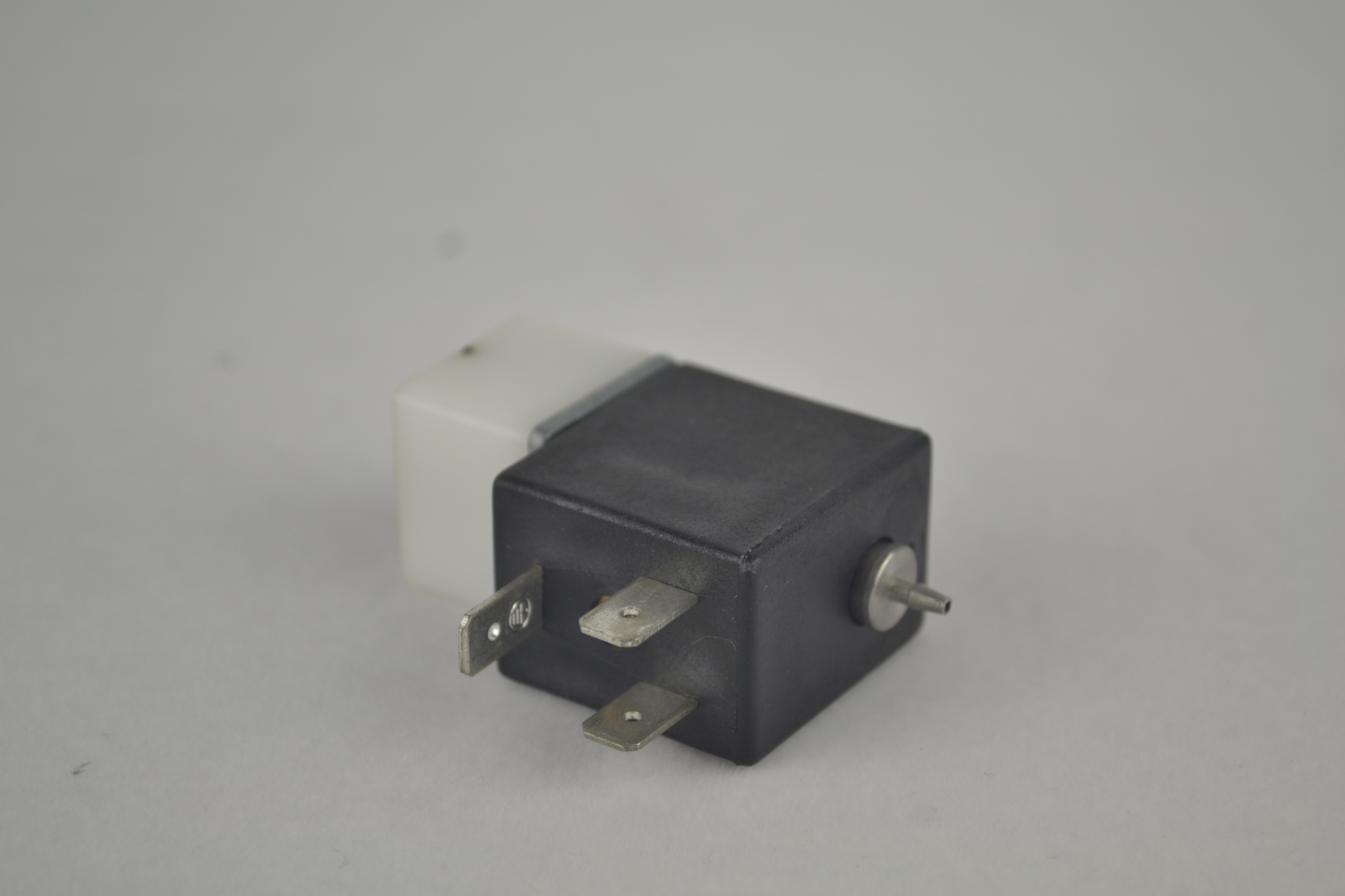 521-0001-174 SOLENOID VALVE 3-PORT