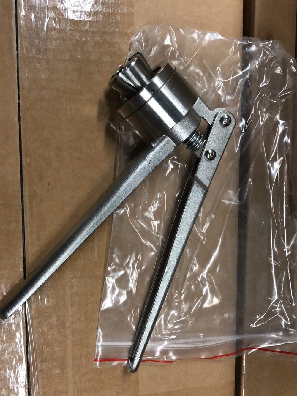 Compress Clamp Tool For Empty Bottles