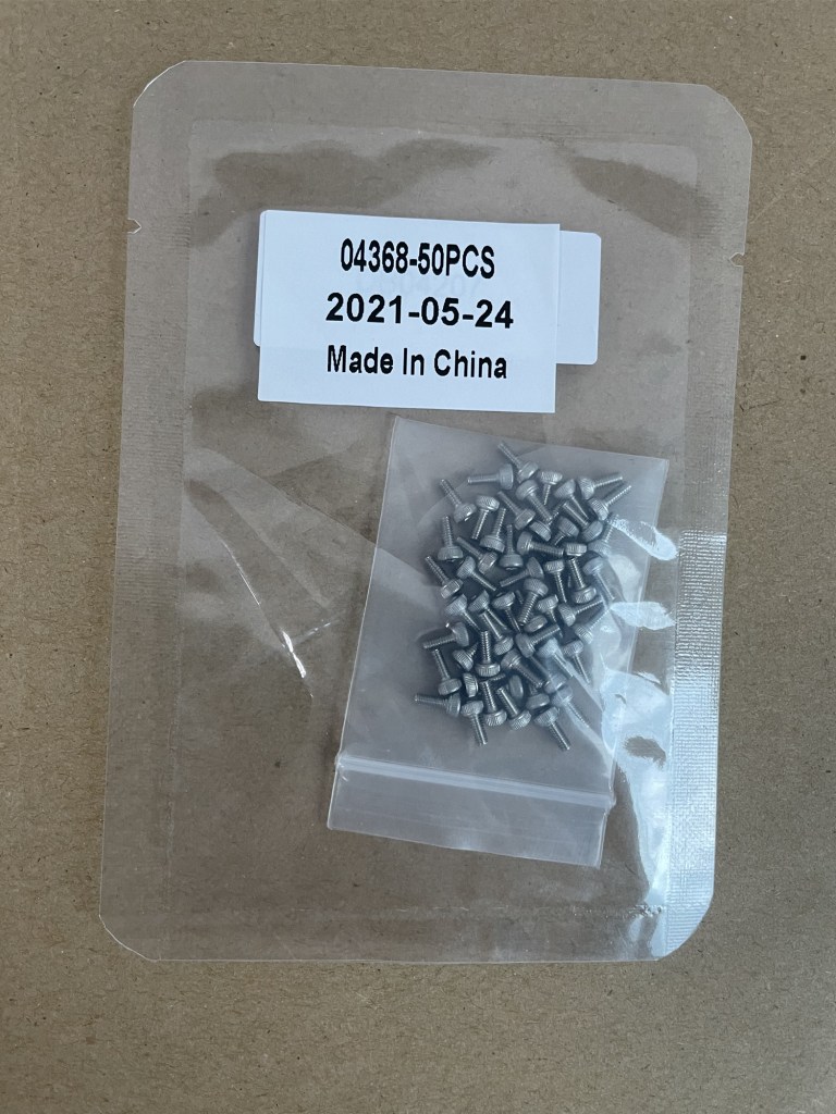 Domino 04368 Screw