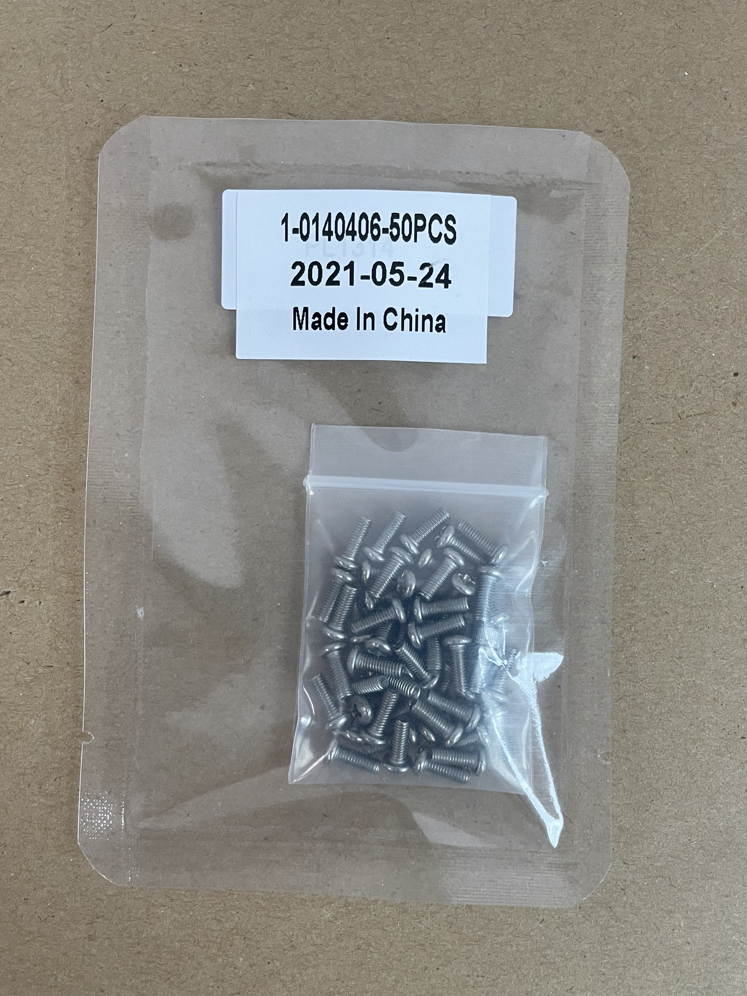 Domino 1-0140406 Screw