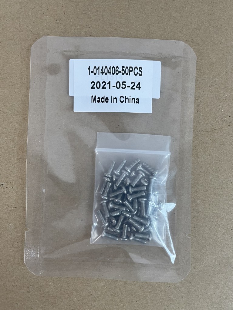 Domino 1-0140406 Screw