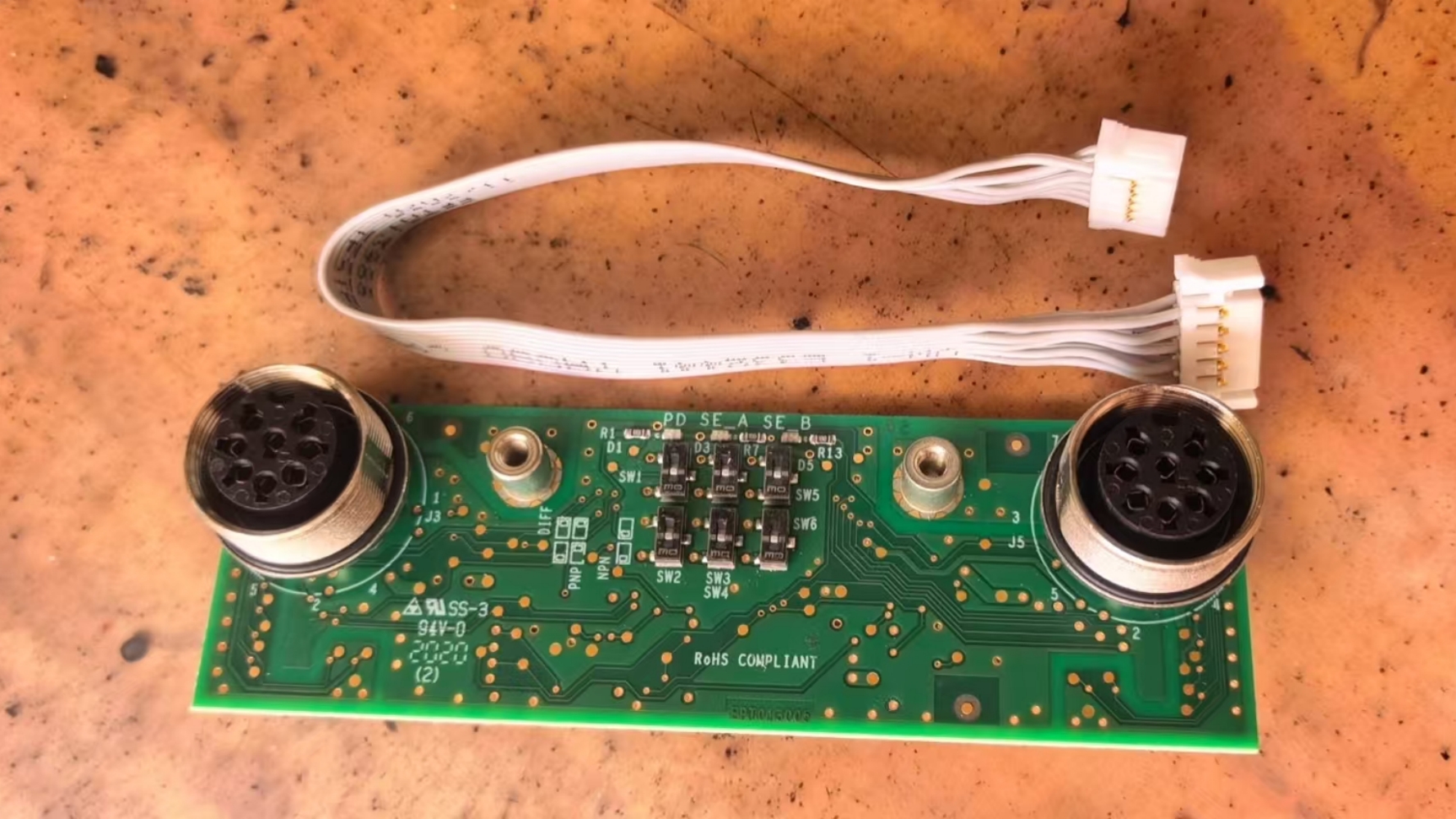 DB-SEN3186 Domino Ax Photocell Sensor and Synchronizer Connection Board